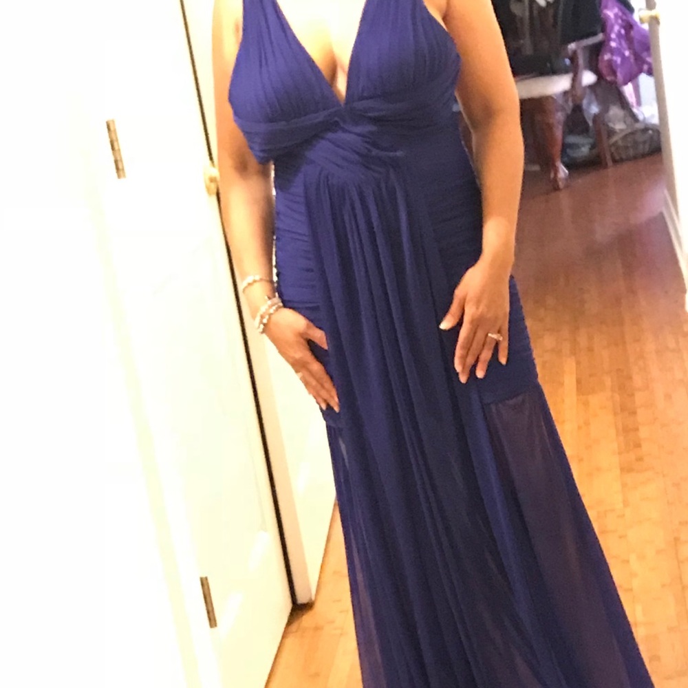 Formal dress - Picture 5 of 5